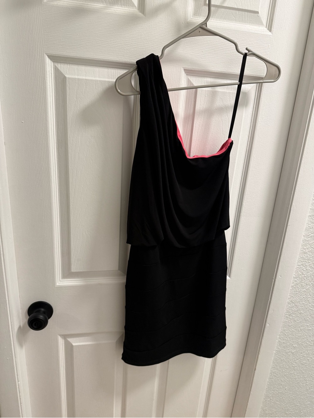Off the shoulder black dress 👗